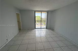 8625 NW 8th St, Miami, FL 33126 - Photo 16