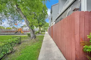 6095 W 18th Ave, Hialeah, FL 33012 - Photo 32