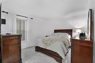 6095 W 18th Ave, Hialeah, FL 33012 - Photo 10