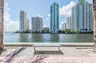 335 S Biscayne Blvd, Miami, FL 33131 - Photo 2