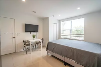 924 Marseille Dr #26, Miami Beach, FL 33141 - Photo 2