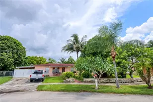 15825 SW 305th Terrace, Homestead, FL 33033 - Photo 4