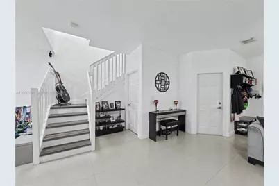 10918 NW 78th Ter, Doral, FL 33178 - Photo 6