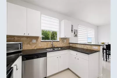 10918 NW 78th Ter, Doral, FL 33178 - Photo 8