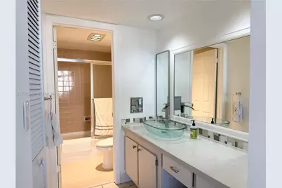 1925 Brickell Ave #1403, Miami, FL 33129 - Photo 14