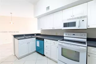 9650 NW 2nd St, Pembroke Pines, FL 33024 - Photo 4