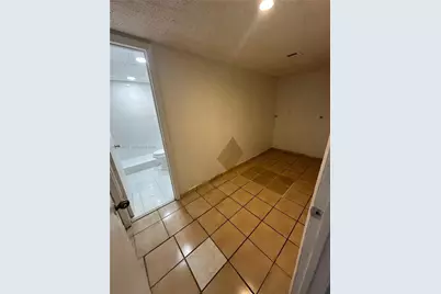 10000 NW 80th Ct #2324, Hialeah Gardens, FL 33016 - Photo 16