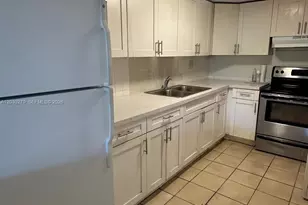 10000 NW 80th Ct, Hialeah Gardens, FL 33016 - Photo 4