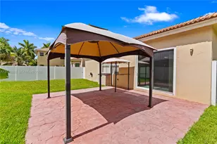 1785 NE 37th Pl, Homestead, FL 33033 - Photo 12