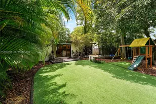 1462 SW 17th St, Miami, FL 33145 - Photo 14