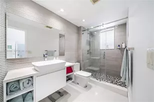 21050 Point Pl, Aventura, FL 33180 - Photo 24