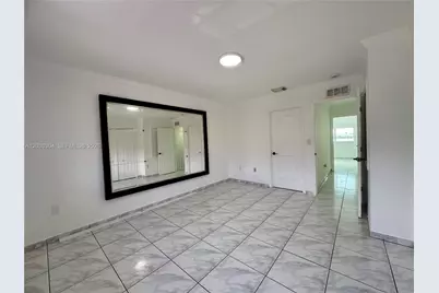 9837 W Okeechobee Rd #805, Hialeah Gardens, FL 33016 - Photo 32