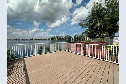 9837 W Okeechobee Rd #805, Hialeah Gardens, FL 33016 - Photo 18