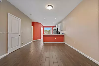2390 SE 15th St, Homestead, FL 33035 - Photo 10