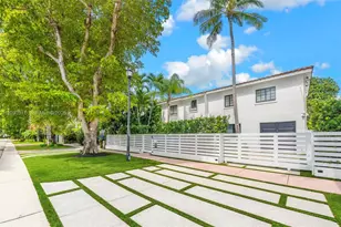 5236 Pine Tree Dr, Miami Beach, FL 33140 - Photo 4