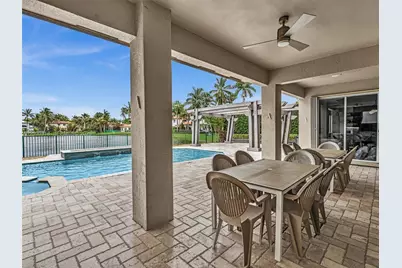 8052 NW 161st Ter, Miami Lakes, FL 33016 - Photo 6