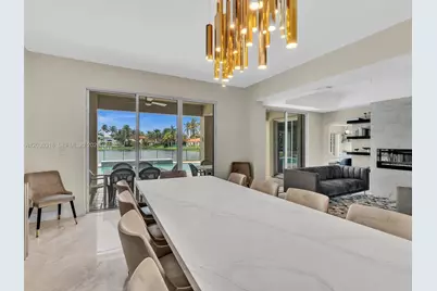8052 NW 161st Ter, Miami Lakes, FL 33016 - Photo 10