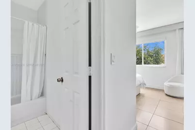 8052 NW 161st Ter, Miami Lakes, FL 33016 - Photo 24