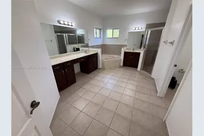 2250 SE 19th Ave, Homestead, FL 33035 - Photo 18