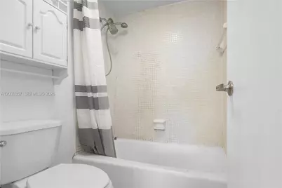 2899 Collins Ave #642, Miami Beach, FL 33140 - Photo 14