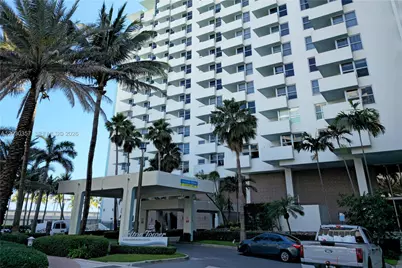 2899 Collins Ave #642, Miami Beach, FL 33140 - Photo 4