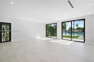 550 S Shore Dr, Miami Beach, FL 33141 - Photo 22
