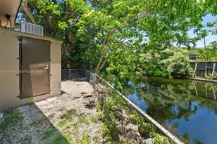 3211 NW 13th Terrace, Miami, FL 33125 - Photo 20