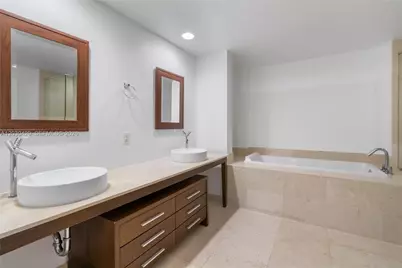 475 Brickell Ave #2607, Miami, FL 33131 - Photo 24