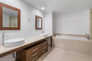 475 Brickell Ave, Miami, FL 33131 - Photo 24