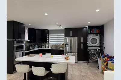 1870 W 64th St, Hialeah, FL 33012 - Photo 32