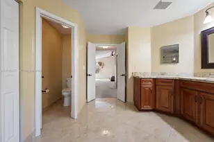1021 NW 185th Terrace, Pembroke Pines, FL 33029 - Photo 18