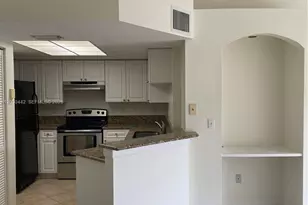 300 N Crestwood Ct N, Royal Palm Beach, FL 33411 - Photo 4