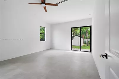131 Miami Gardens Rd, West Park, FL 33023 - Photo 18