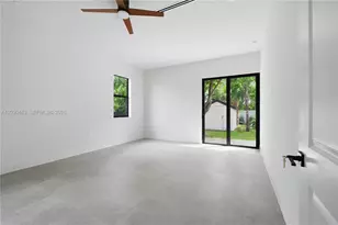 131 Miami Gardens Rd, West Park, FL 33023 - Photo 18