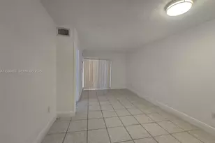 2441 NW 13th St, Miami, FL 33125 - Photo 14