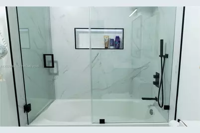 700 NE 25th St #1003, Miami, FL 33137 - Photo 18