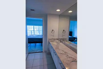 500 Brickell Ave #3105, Miami, FL 33131 - Photo 16