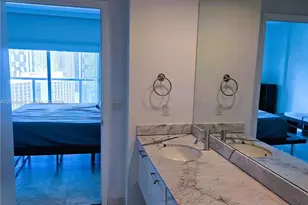 500 Brickell Ave, Miami, FL 33131 - Photo 16
