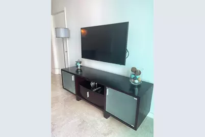 500 Brickell Ave #3105, Miami, FL 33131 - Photo 8