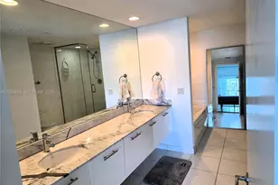 500 Brickell Ave, Miami, FL 33131 - Photo 14