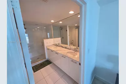 500 Brickell Ave #3105, Miami, FL 33131 - Photo 22