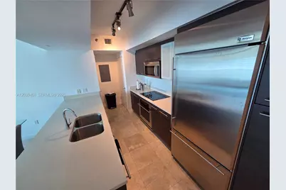 500 Brickell Ave #3105, Miami, FL 33131 - Photo 2