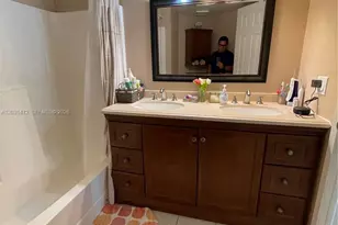 9711 Fontainebleau Blvd, Miami, FL 33172 - Photo 20