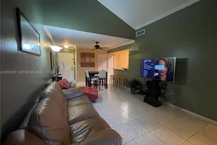 9711 Fontainebleau Blvd, Miami, FL 33172 - Photo 6