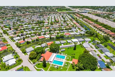 4923 NW 55th Ct, Tamarac, FL 33319 - Photo 4