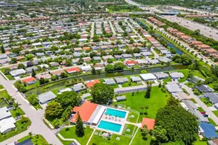 4923 NW 55th Ct, Tamarac, FL 33319 - Photo 4