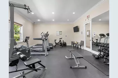 812 NE 26th Ave, Hallandale Beach, FL 33009 - Photo 24