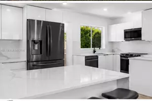 1905 Alamanda Dr, North Miami, FL 33181 - Photo 6