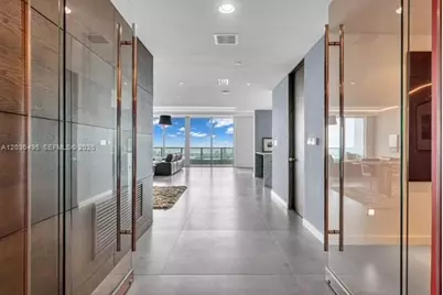 900 Biscayne Blvd #PH6205, Miami, FL 33132 - Photo 4