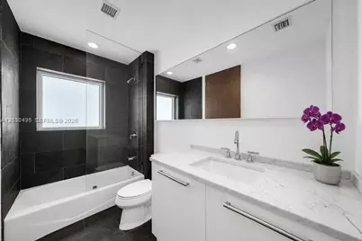 900 Biscayne Blvd #PH6205, Miami, FL 33132 - Photo 32